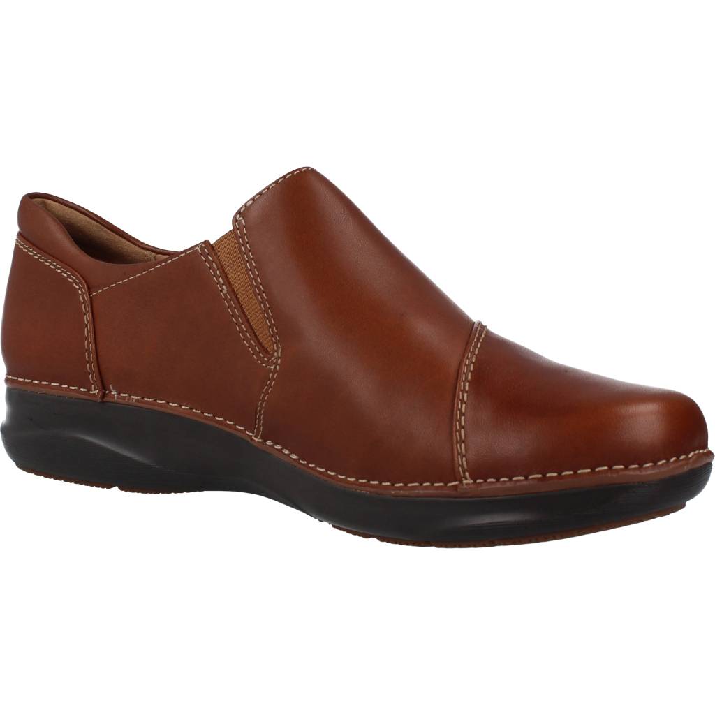 CLARKS APPLEY ZIP en color MARRON (5)