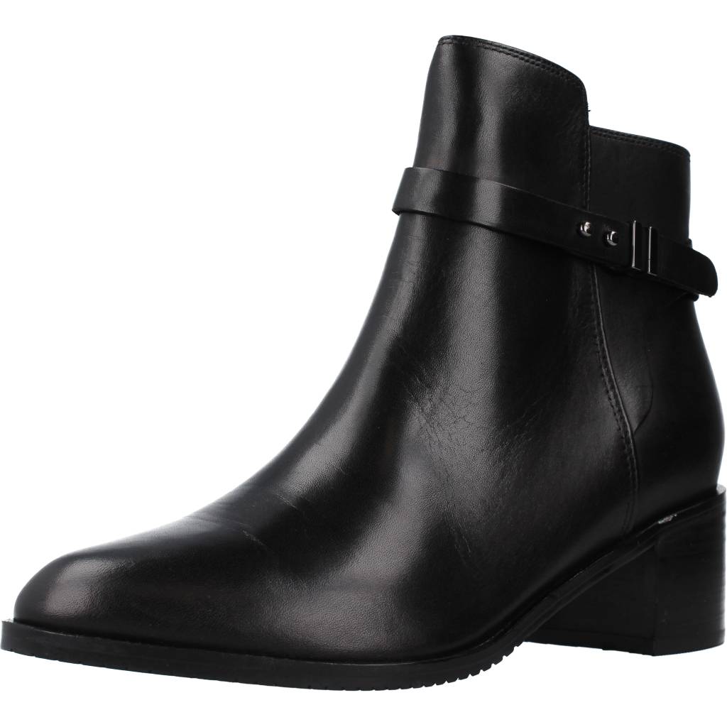 CLARKS POISE FREYA en color NEGRO (1)