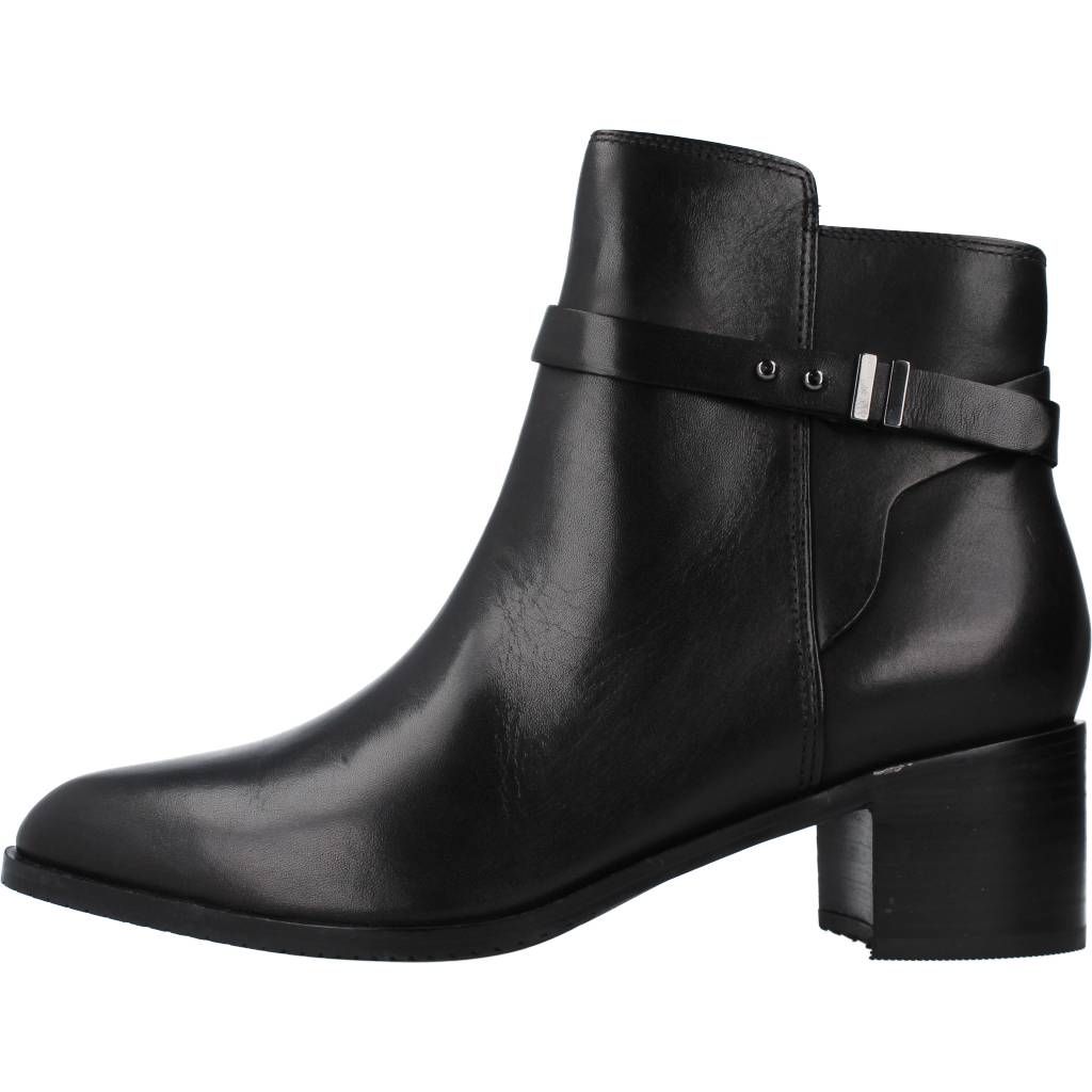 CLARKS POISE FREYA en color NEGRO (2)