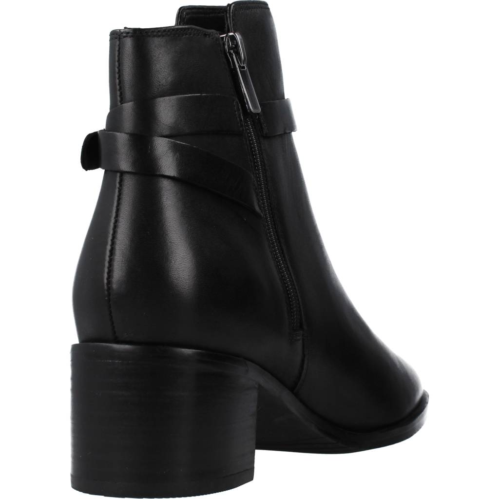 CLARKS POISE FREYA en color NEGRO (3)
