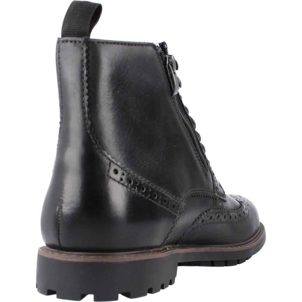 CLARKS BOWZER HI en color NEGRO (3)