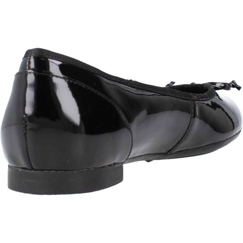 CLARKS PATALE PUMP en color NEGRO (3)
