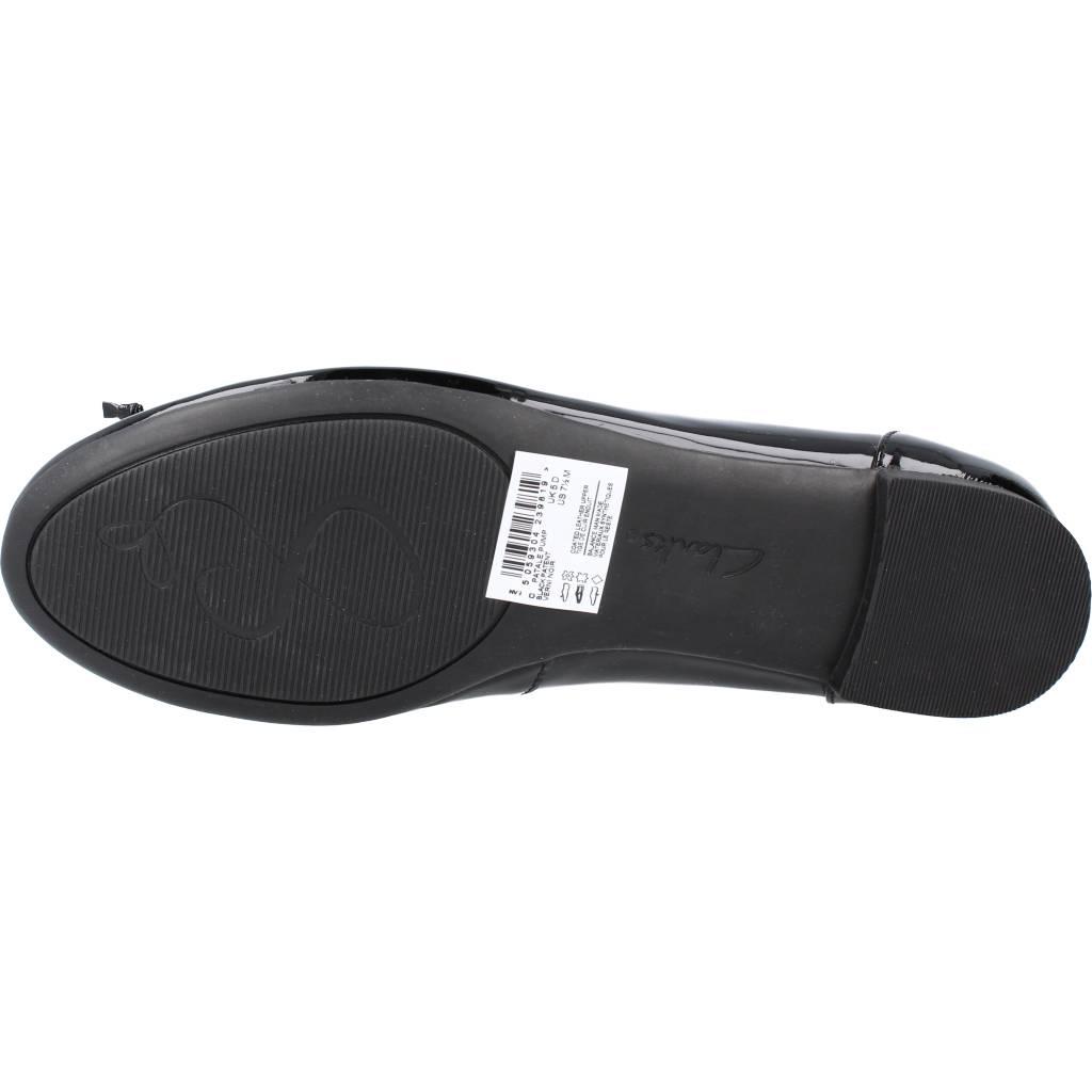 CLARKS PATALE PUMP en color NEGRO (6)
