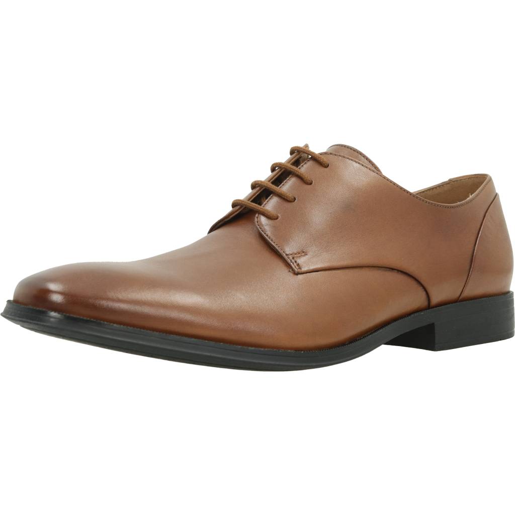 CLARKS GILMAN PLAIN en color MARRON (1)