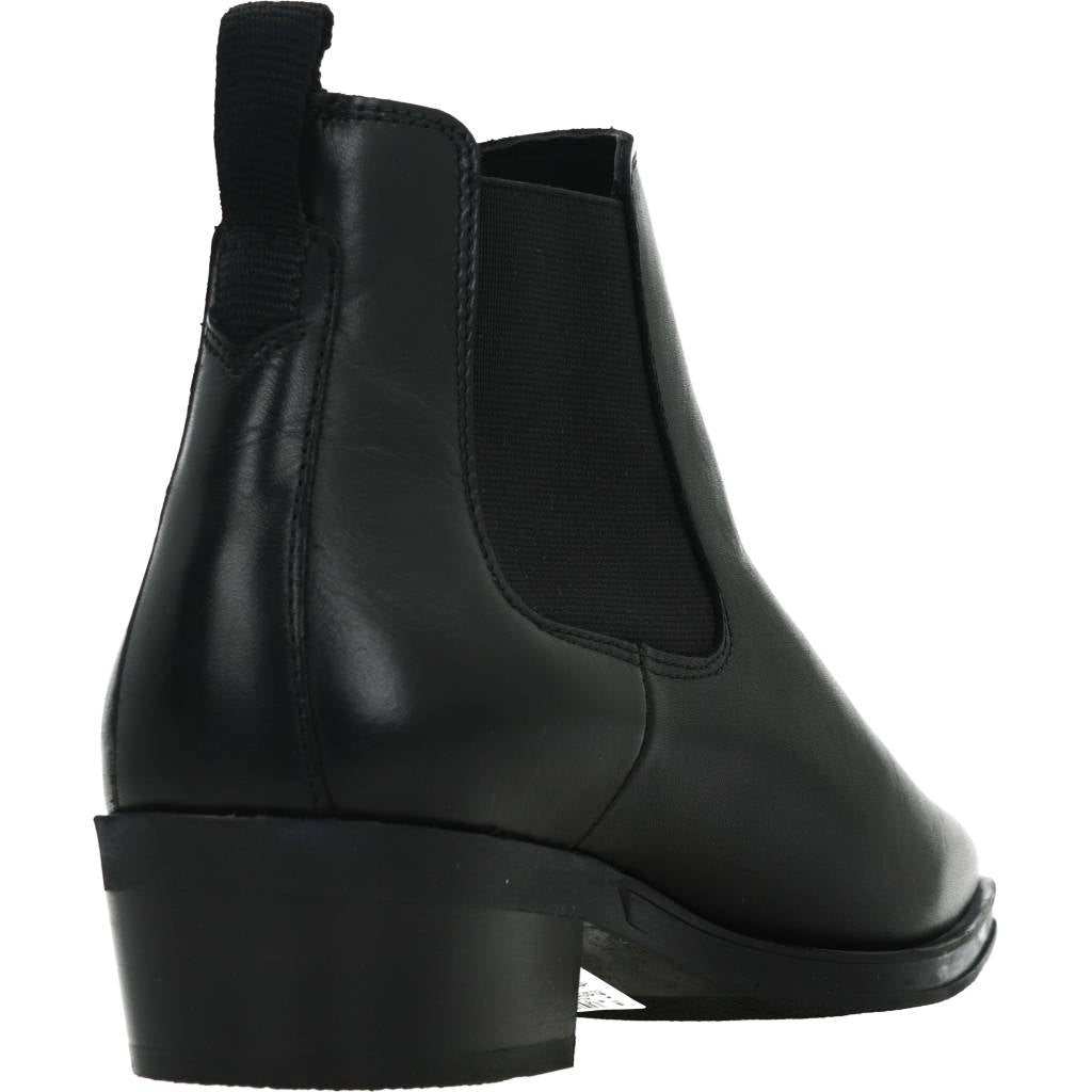 CLARKS ALCINA TOP en color NEGRO (3)