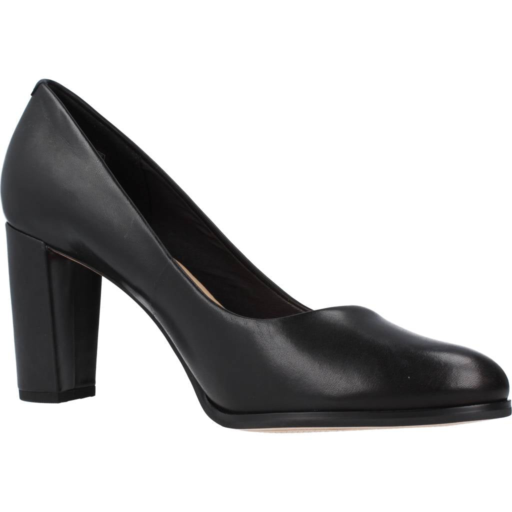 CLARKS KAYLIN CARA en color NEGRO (5)