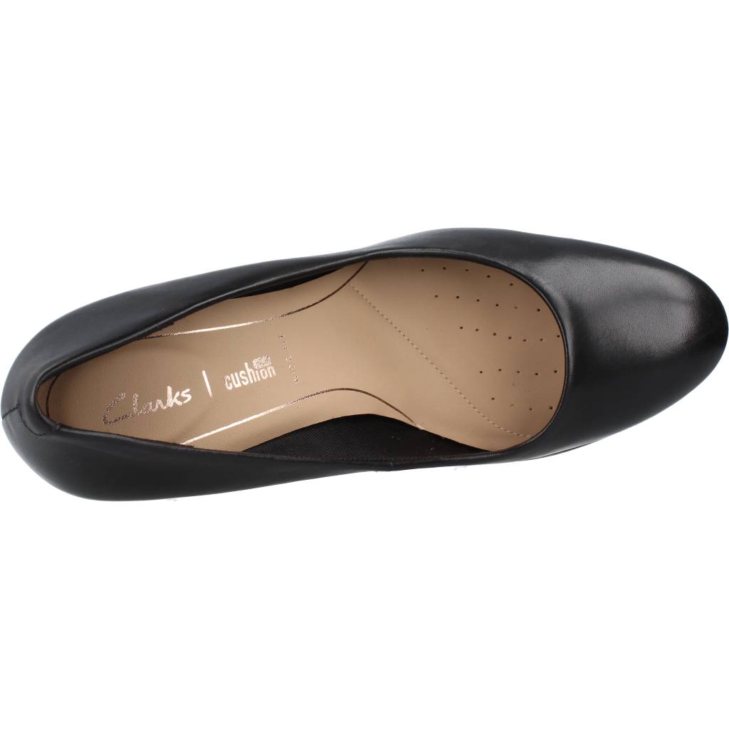 CLARKS KAYLIN CARA en color NEGRO (7)