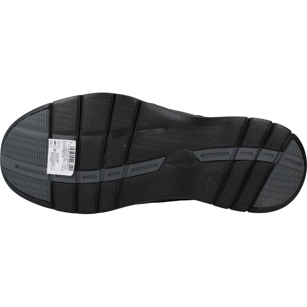 CLARKS UN BRAWLEY GO en color NEGRO (6)