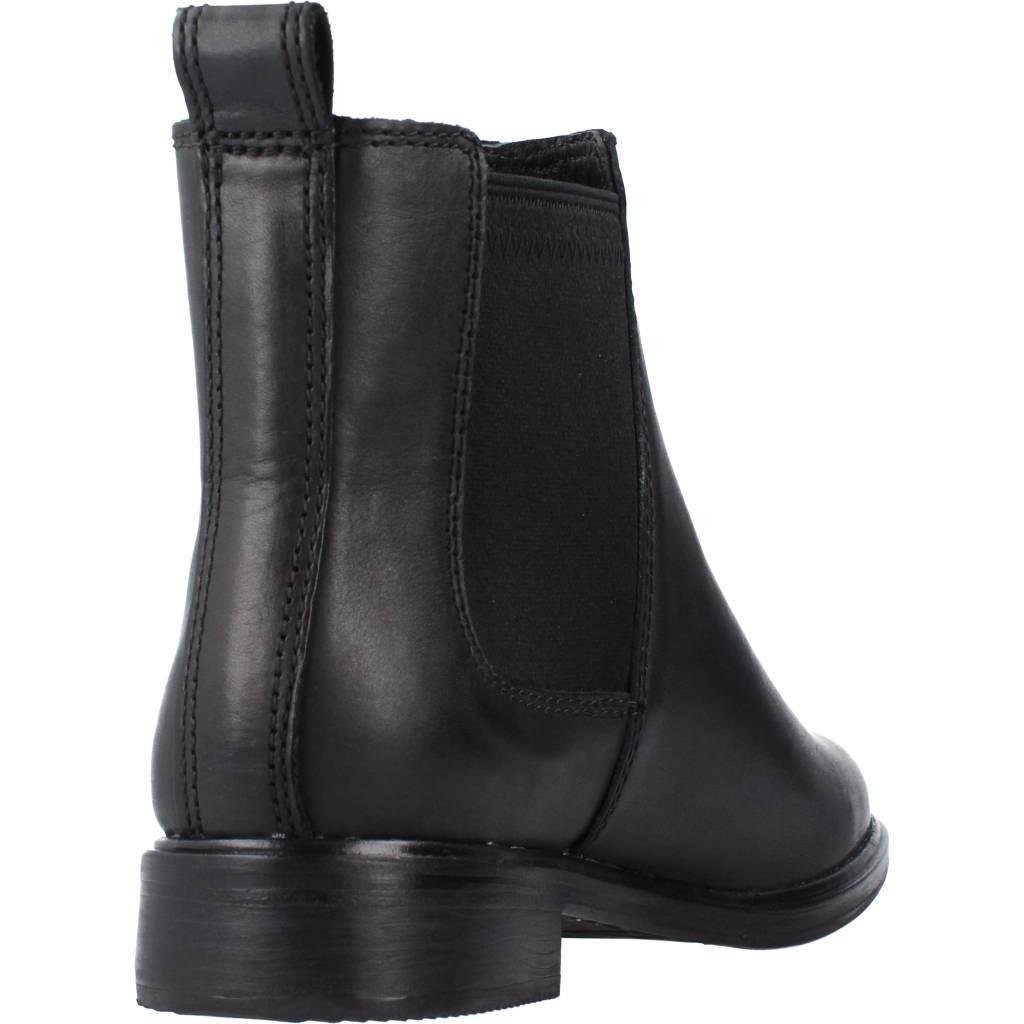 CLARKS CLARKDALE ARLO en color NEGRO (3)