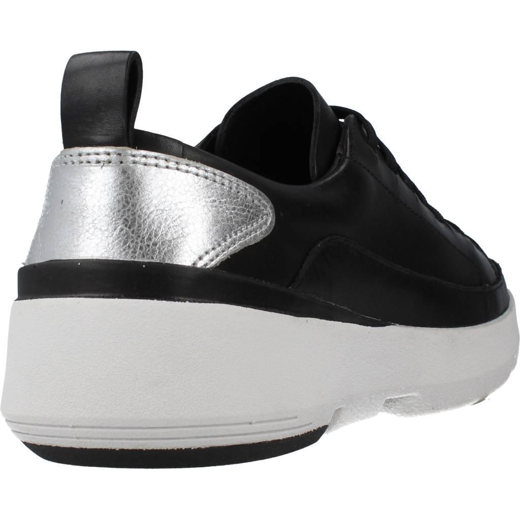 CLARKS TRI FLASH LACE en color NEGRO (3)