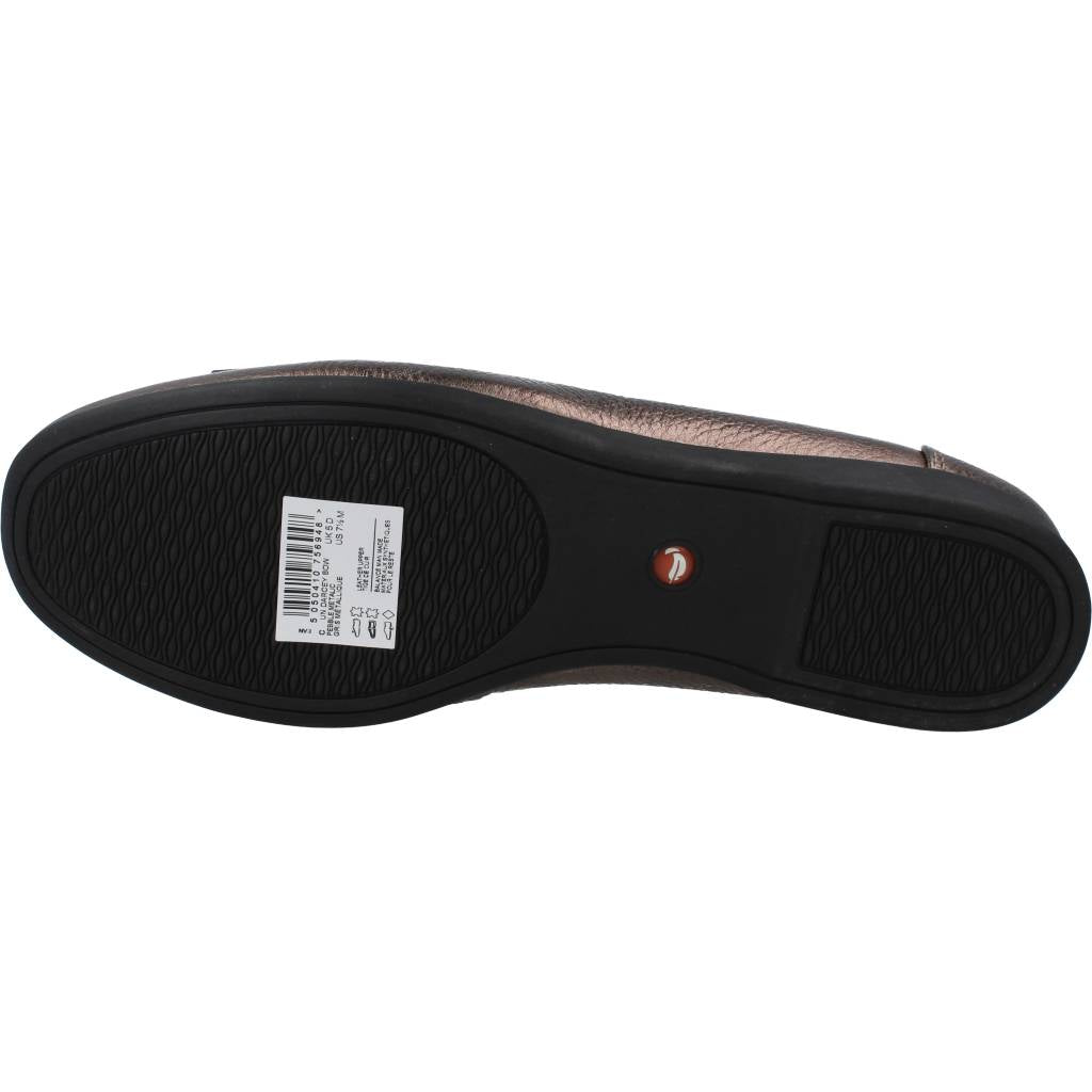 CLARKS UN DARCEY BOW en color BRONCE (6)