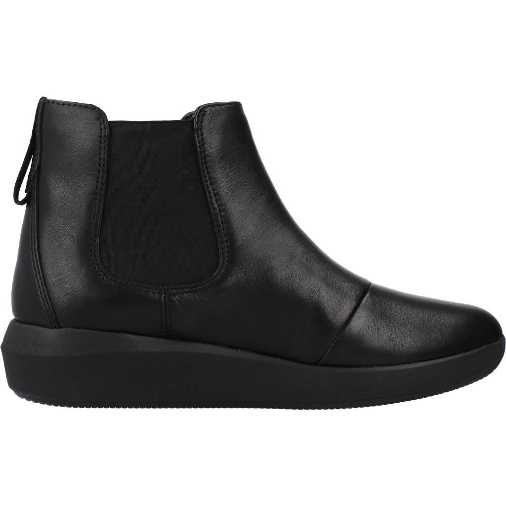 CLARKS TAWNIA MID en color NEGRO (4)