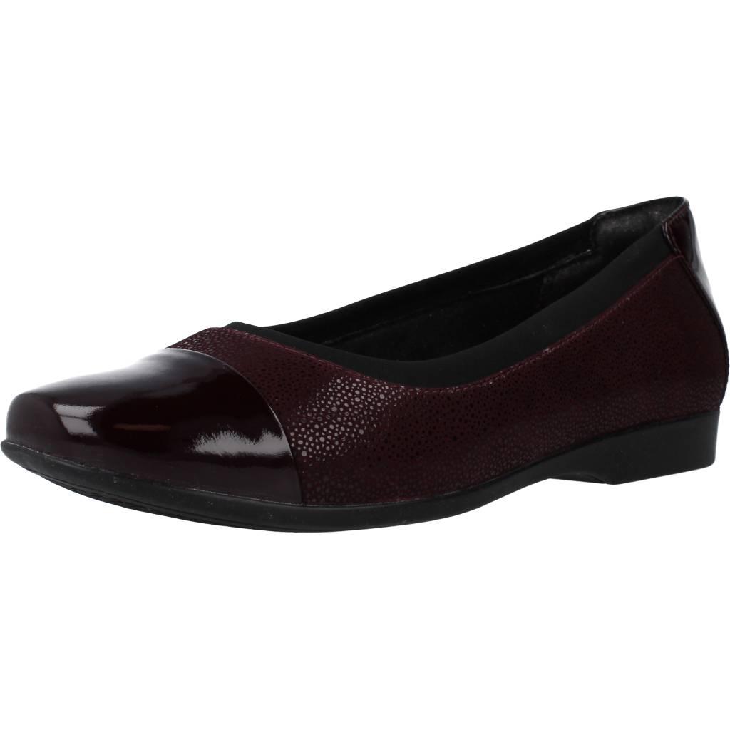 CLARKS UN DARCEY CAP en color BURDEOS (1)