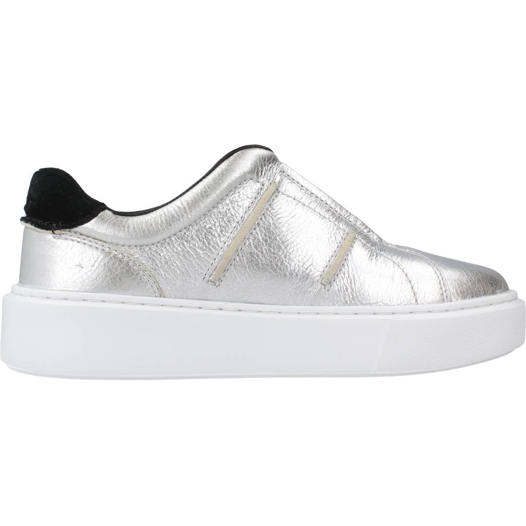 CLARKS HERO LITE LACE en color PLATA (4)
