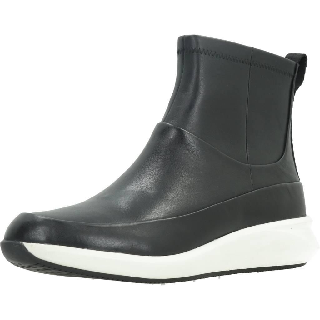 CLARKS UN RIO FREE en color NEGRO (1)