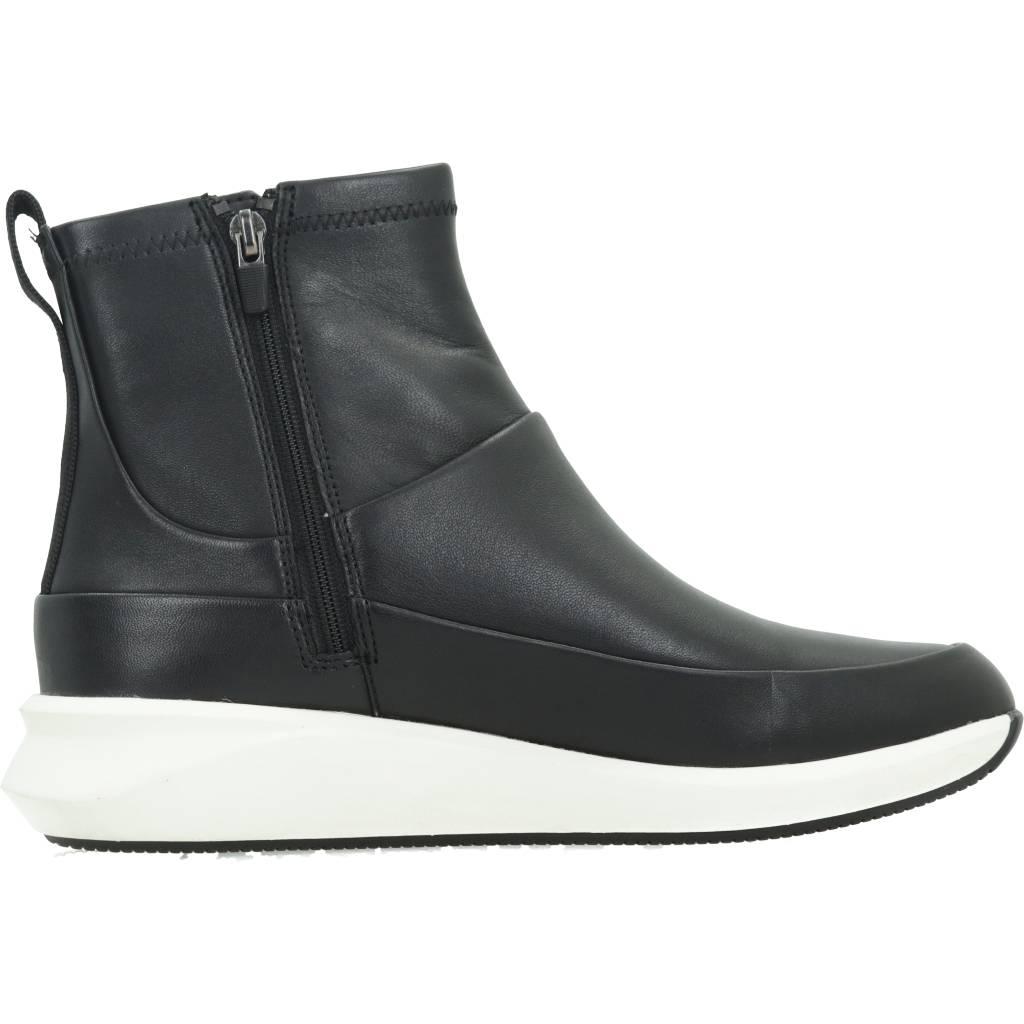 CLARKS UN RIO FREE en color NEGRO (4)
