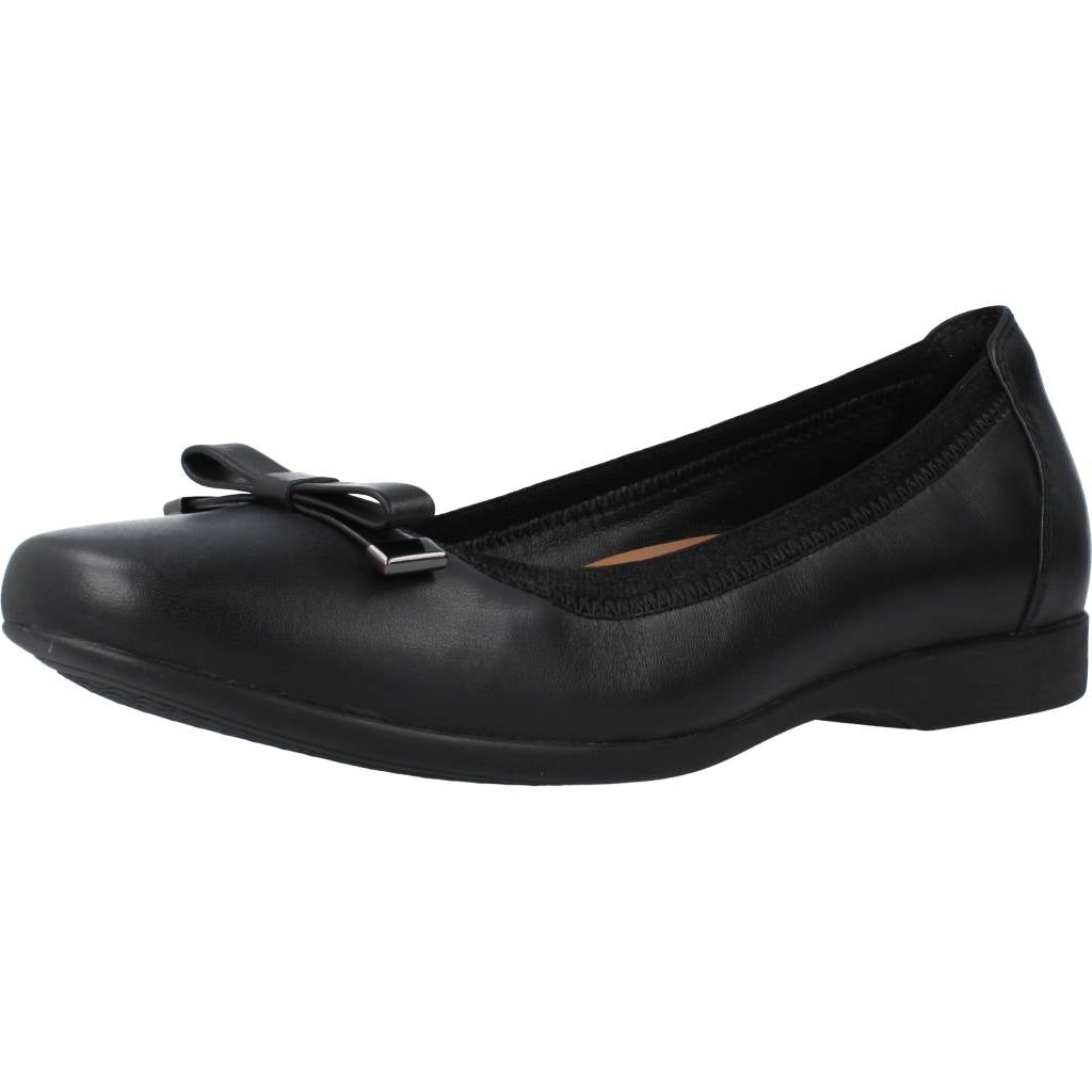 CLARKS UN DARCEY BOW en color NEGRO (1)