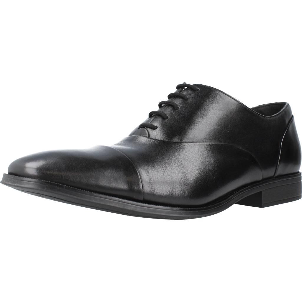 CLARKS GILMAN CAP en color NEGRO (1)
