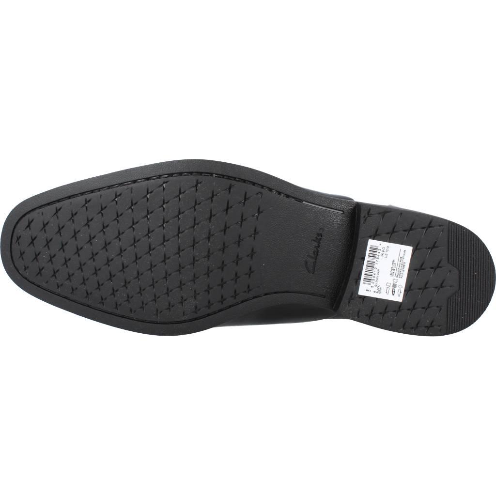 CLARKS GILMAN CAP en color NEGRO (6)