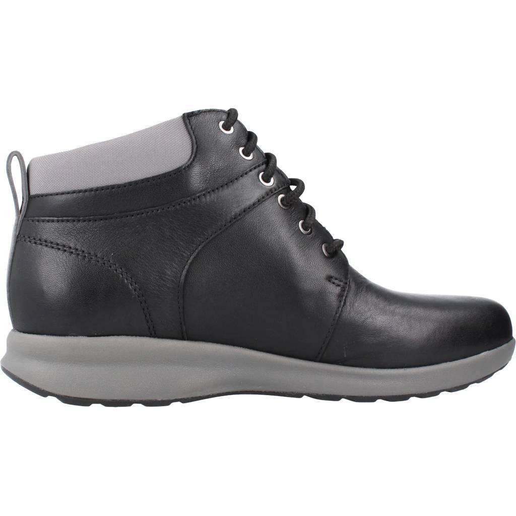 CLARKS UN ADORN WALK en color NEGRO (4)