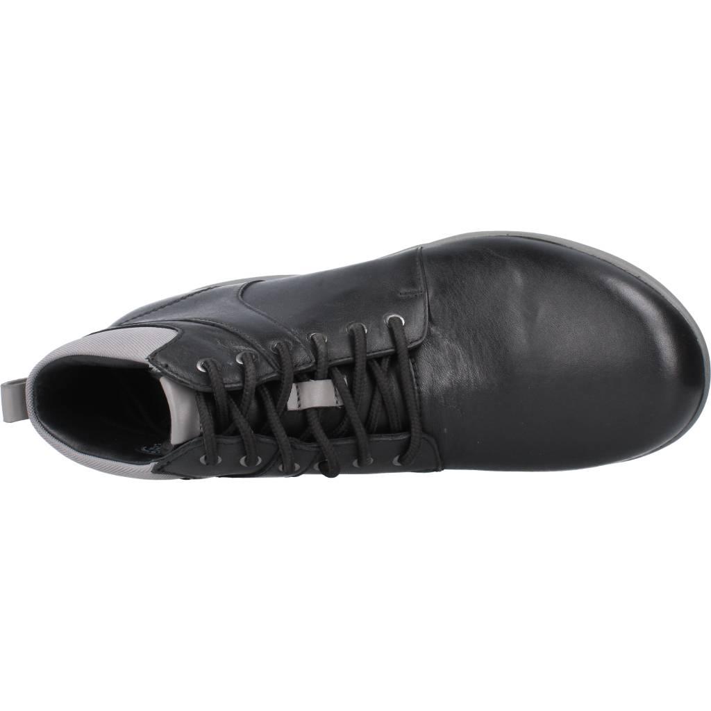 CLARKS UN ADORN WALK en color NEGRO (7)