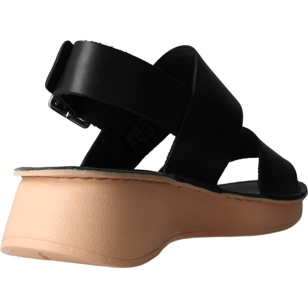 CLARKS VELHILL STRAP en color NEGRO (3)