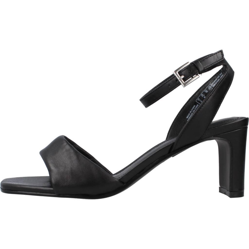 CLARKS SEREN STRAP en color NEGRO (2)