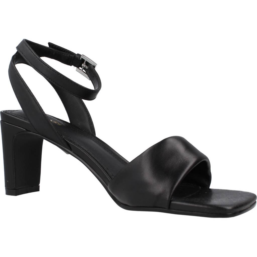 CLARKS SEREN STRAP en color NEGRO (5)