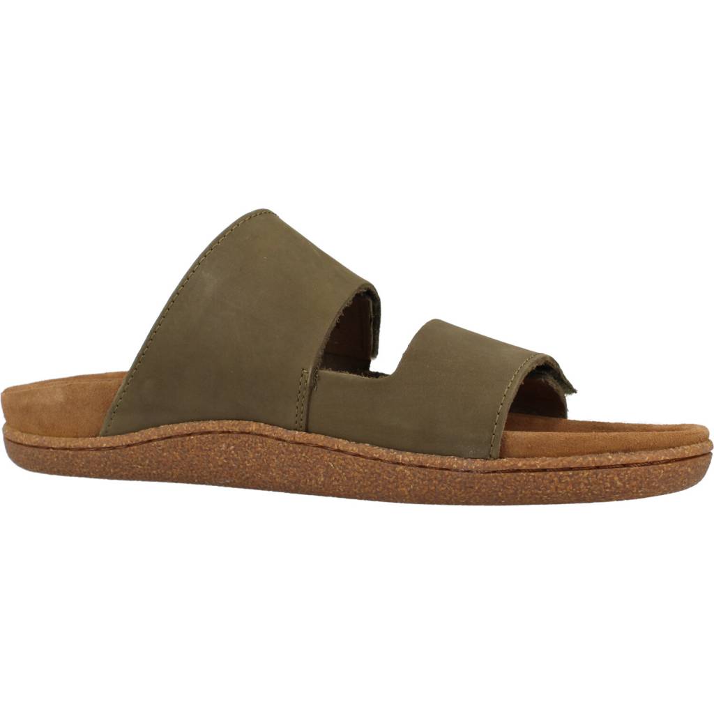 CLARKS PILTON STRAP en color VERDE (5)