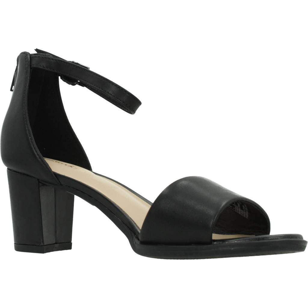 CLARKS KAYLIN en color NEGRO (5)