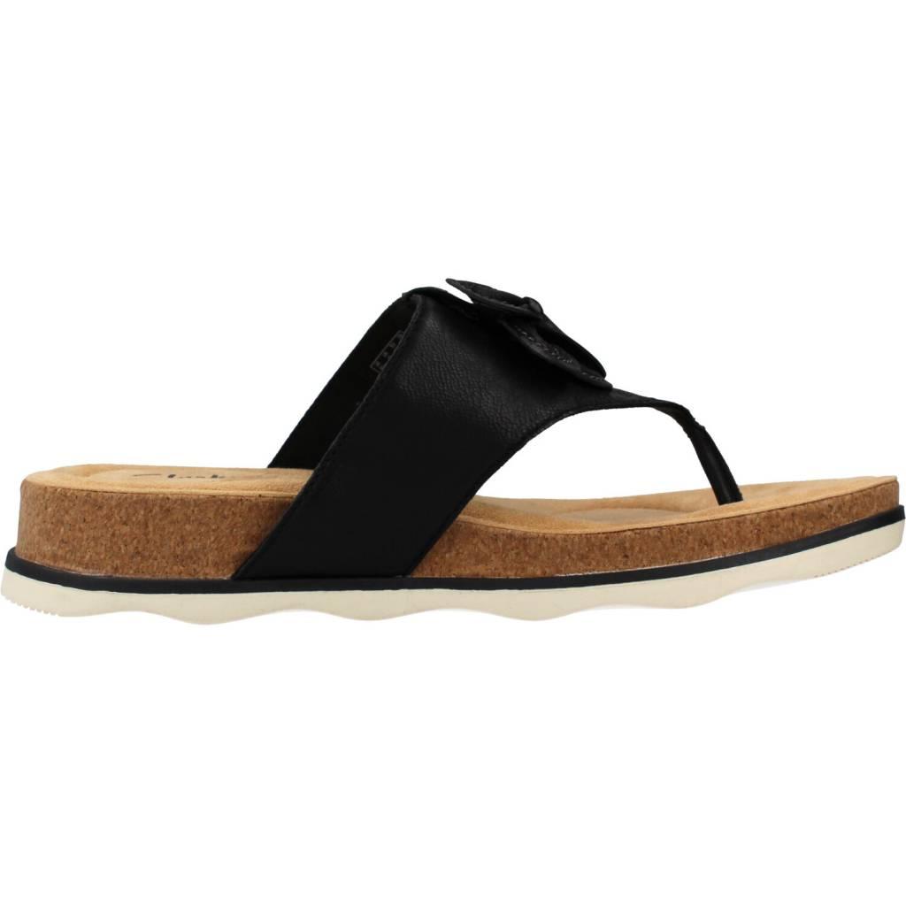 CLARKS BRYNN STYLE en color NEGRO (4)