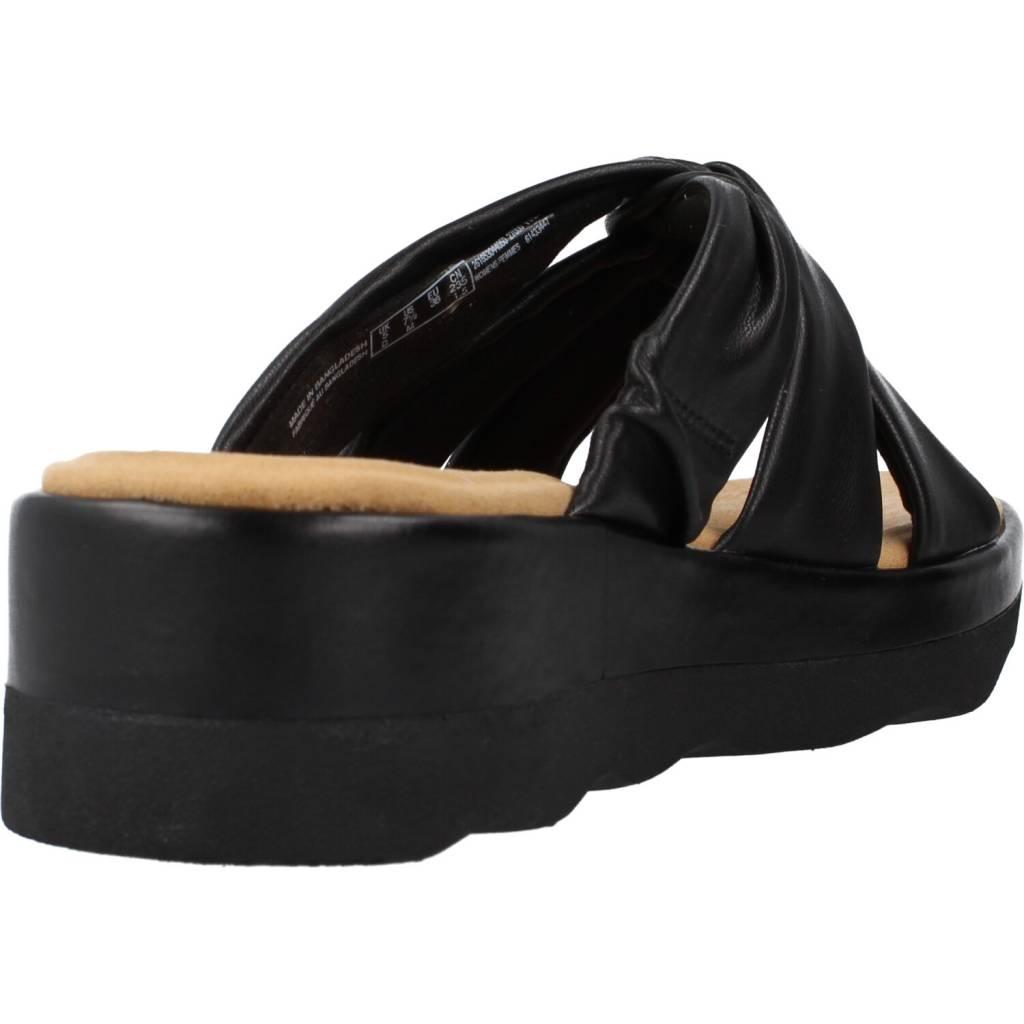 CLARKS CLARA CHARM en color NEGRO (3)