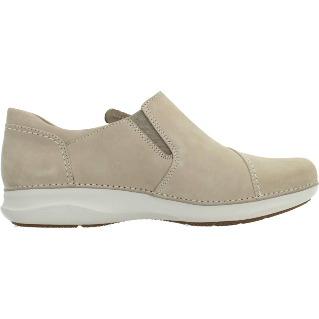 CLARKS APPLEY ZIP en color BEIS (4)