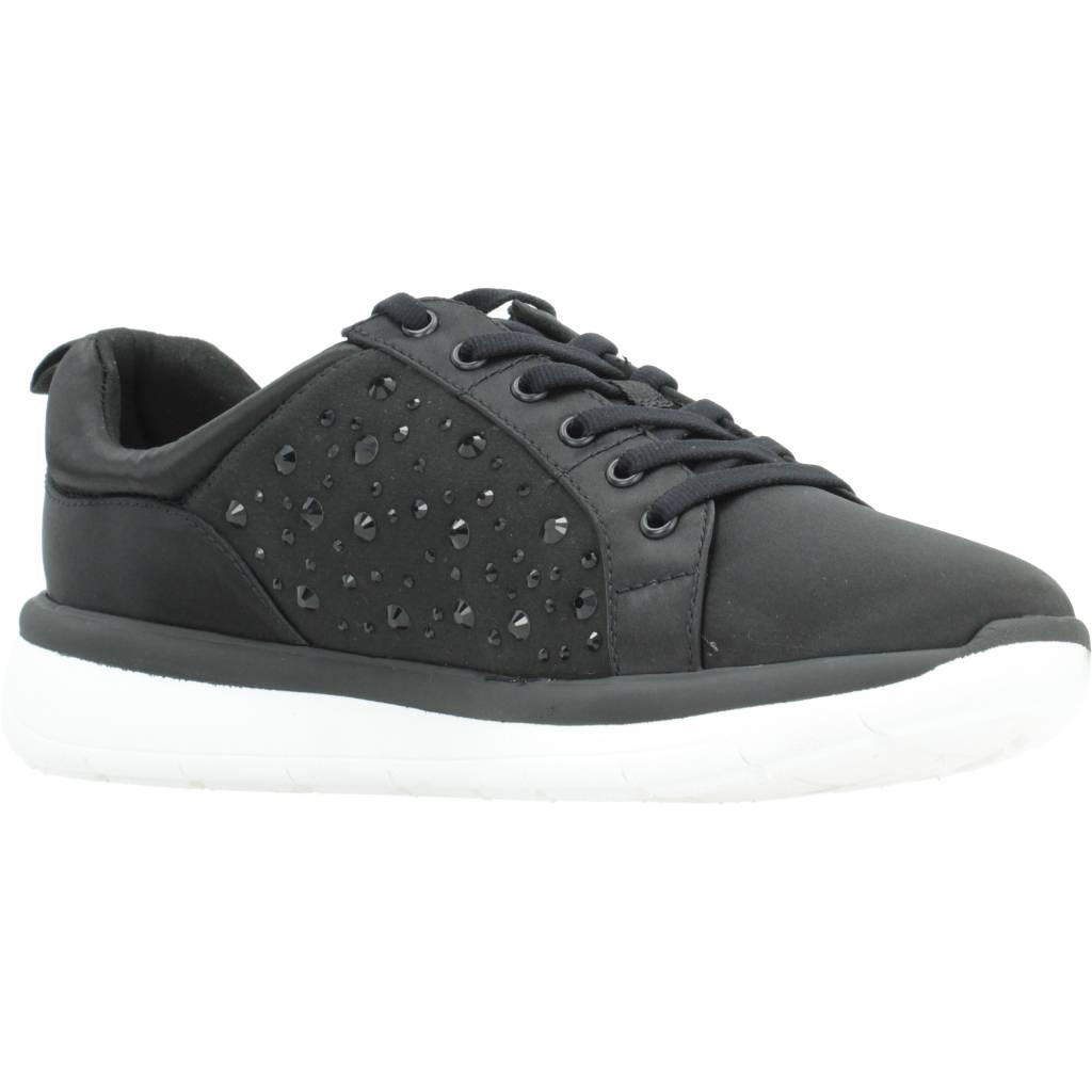 CLARKS EZERA AVE en color NEGRO (5)