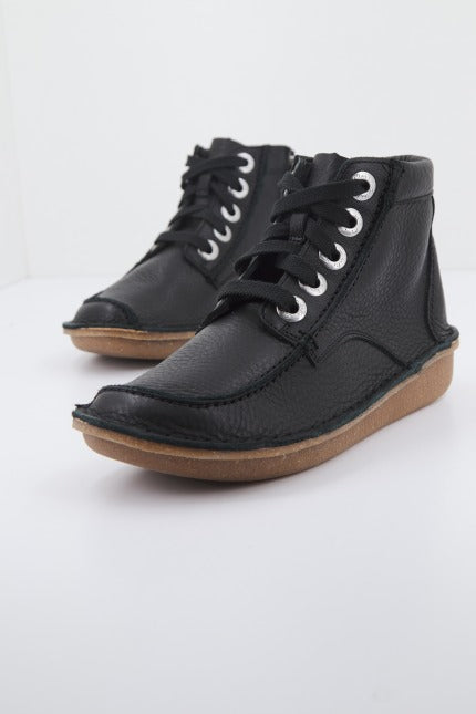CLARKS FUNNY CEDAR en color NEGRO (1)