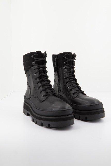 CLARKS ORIANNA HIKE en color NEGRO (1)