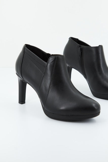 CLARKS AMBYR HOPE en color NEGRO (1)