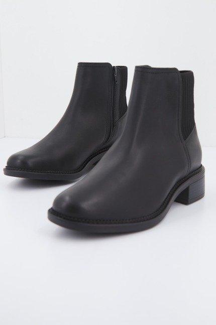 CLARKS MAYE PALM en color NEGRO (2)