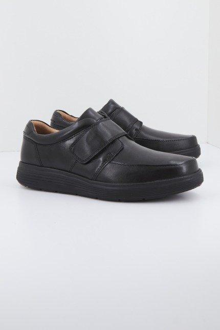 CLARKS UN ABODE STRAP en color NEGRO (2)