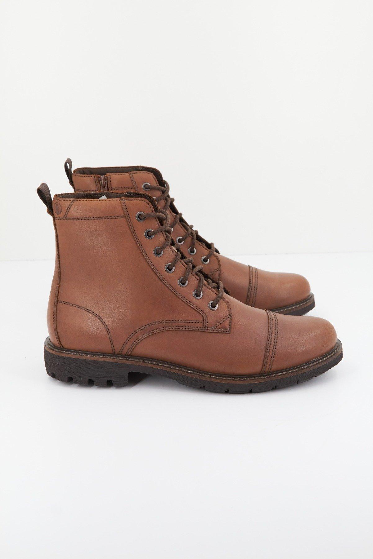 CLARKS BATCOMBE CAP en color MARRON (1)