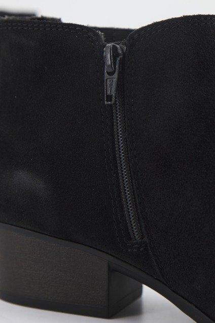 CLARKS CAIL STRAP en color NEGRO (4)