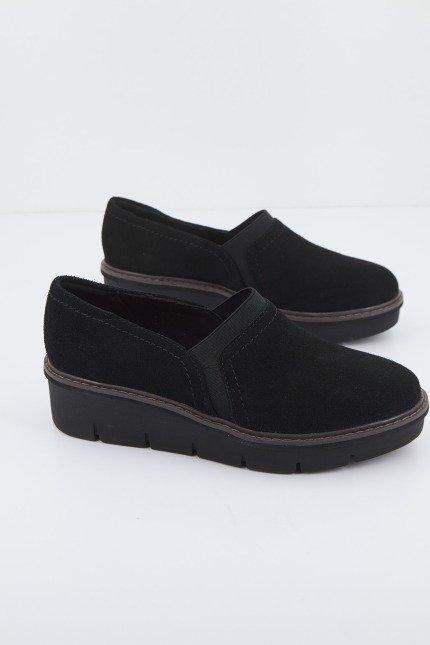 CLARKS AIRABELL MID en color NEGRO (2)