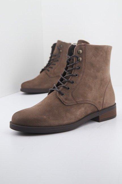 CLARKS MEMI LACE en color MARRON (1)