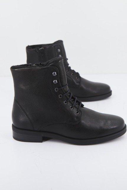 CLARKS MEMI LACE en color NEGRO (2)