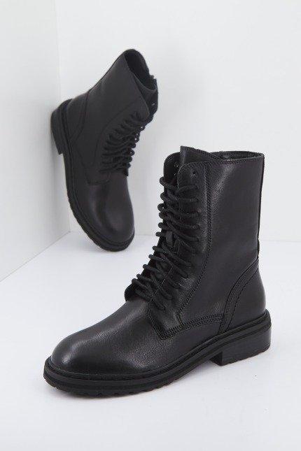 CLARKS TILHAM LACE en color NEGRO (1)