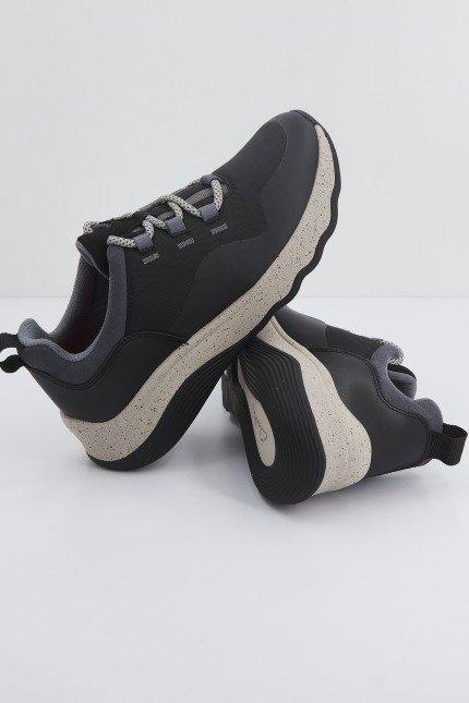 CLARKS JAUNT LACE en color NEGRO (1)