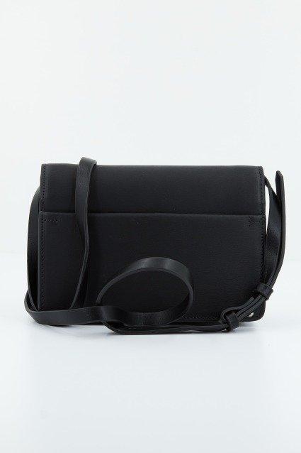 CLARKS TREEN SHINE en color NEGRO (3)