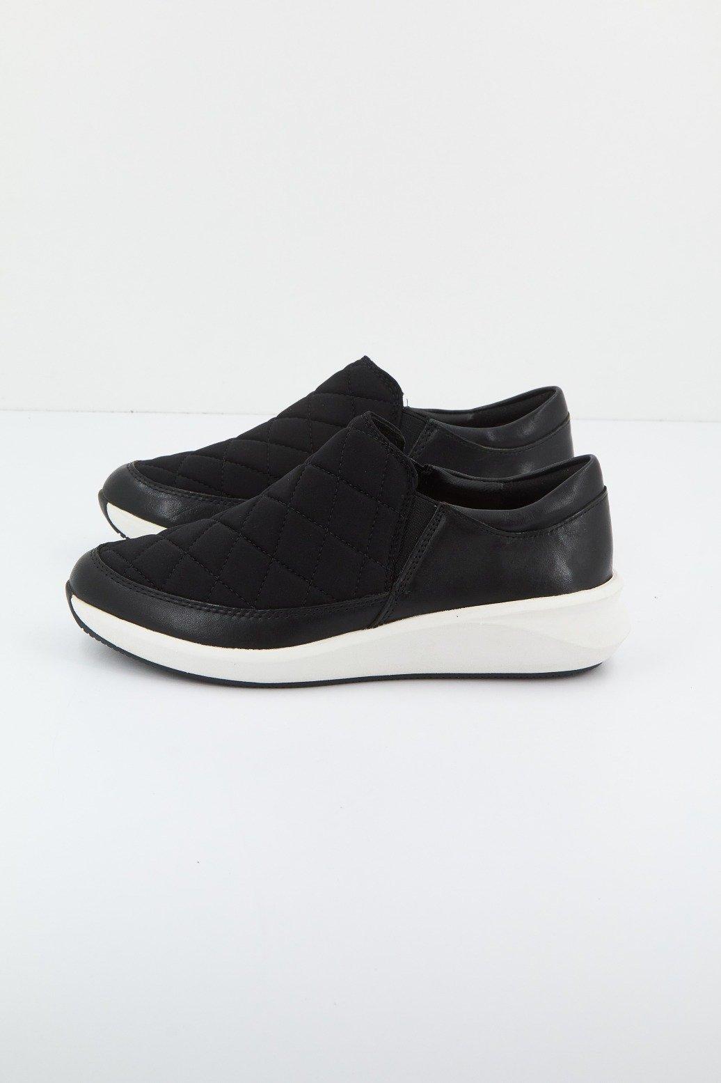CLARKS UN RIO SPARK en color NEGRO (2)