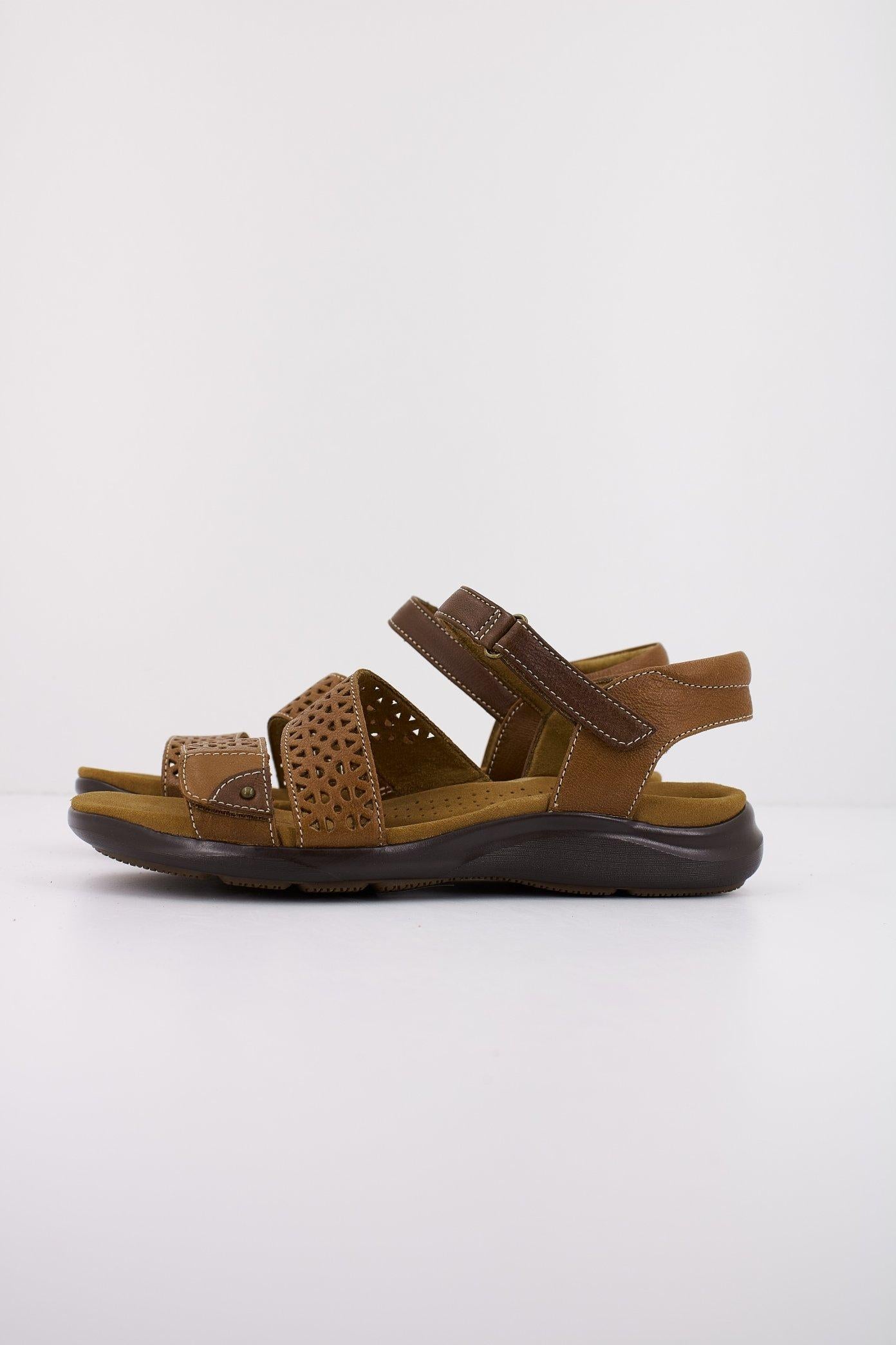 CLARKS KITLY WAY en color MARRON (1)