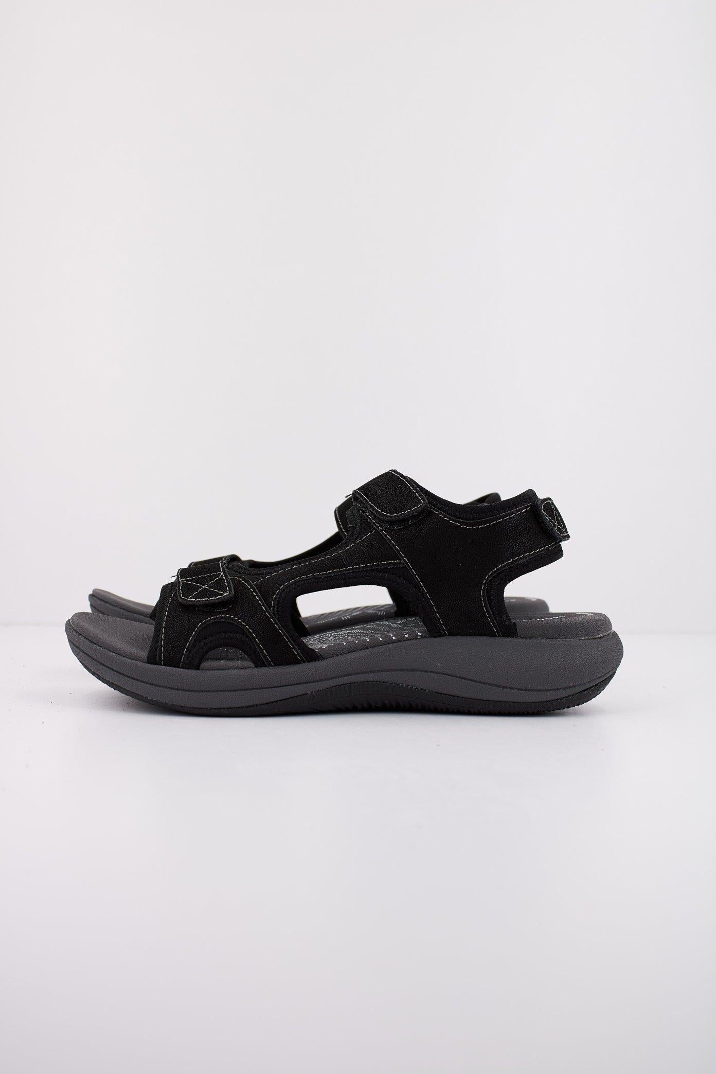CLARKS MIRA BAY en color NEGRO (1)